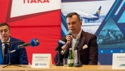 Adam Hamryszczak, Prezes Portu Lotniczego w Jasionce, podczas konferencji mówił, jak ważne dla portu lotniczego są nowe połączenia.